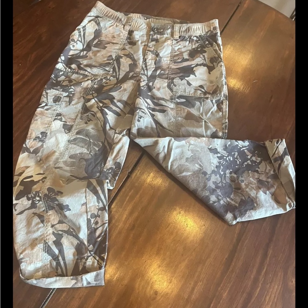 Chico's Camouflage Cropped Pants